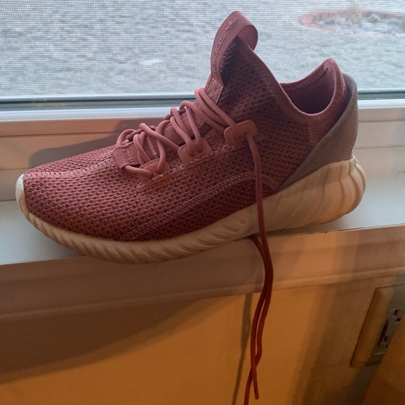 Adidas women’s sneakers - Picture 3 of 5